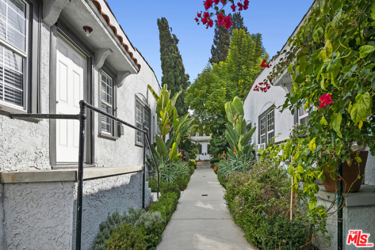 Residential Lease in Silver Lake