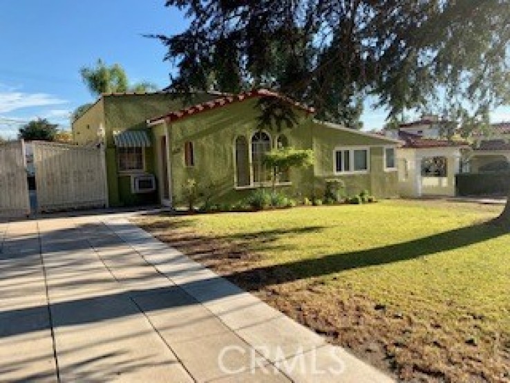 3 Bed Home to Rent in Glendale, California