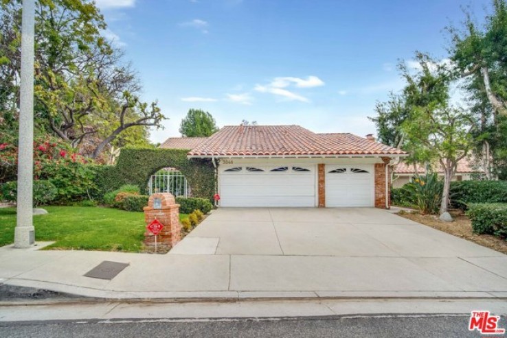 Residential Home in Bel Air - Holmby Hills