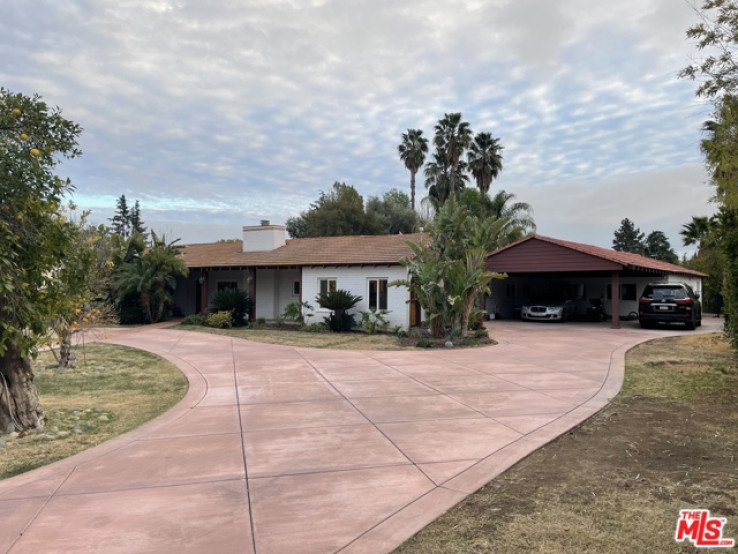 Residential Home in Woodland Hills