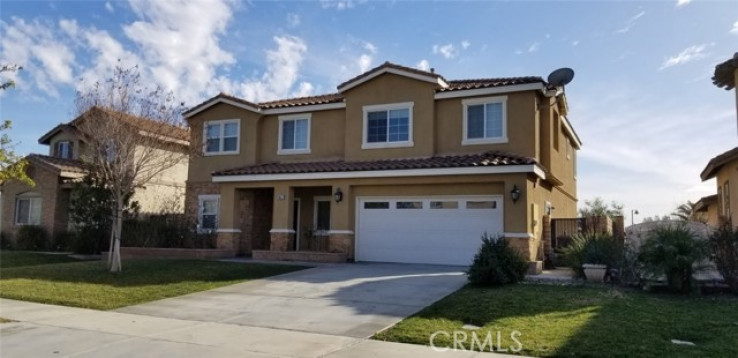 5 Bed Home to Rent in Fontana, California