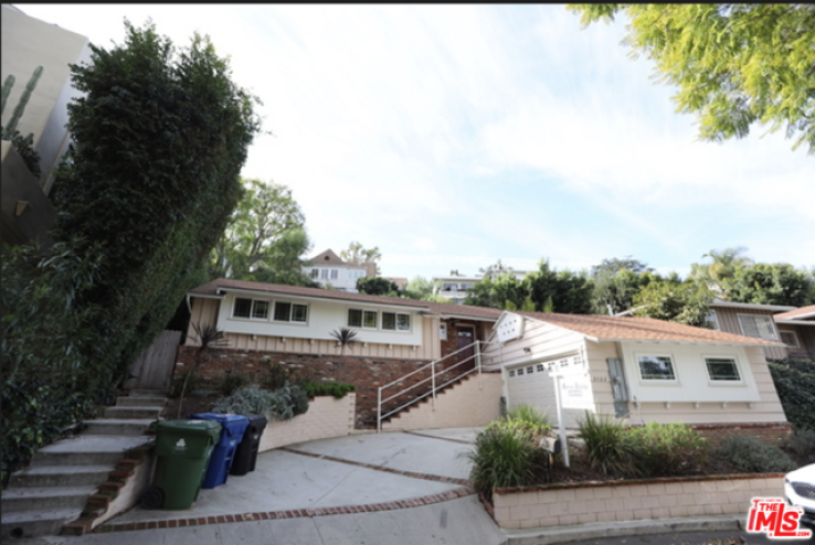 Residential Lease in Hollywood Hills East