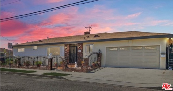 3 Bed Home to Rent in Hawthorne, California