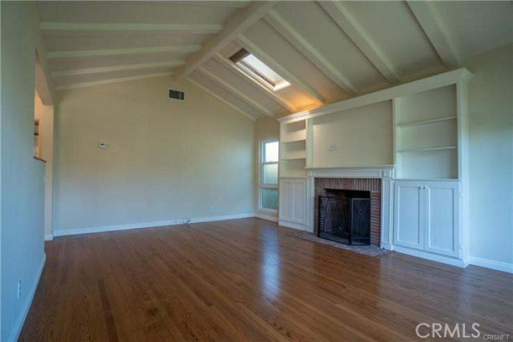 4 Bed Home to Rent in Studio City, California