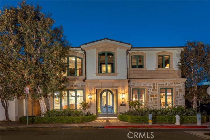 Residential Home in West Newport - Lido