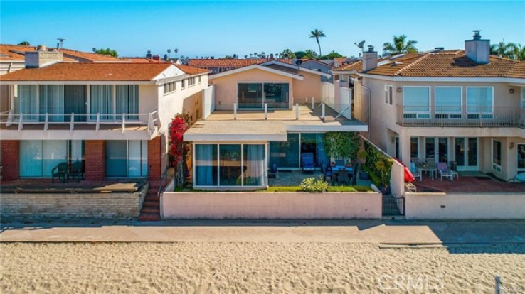 Residential Home in West Newport - Lido