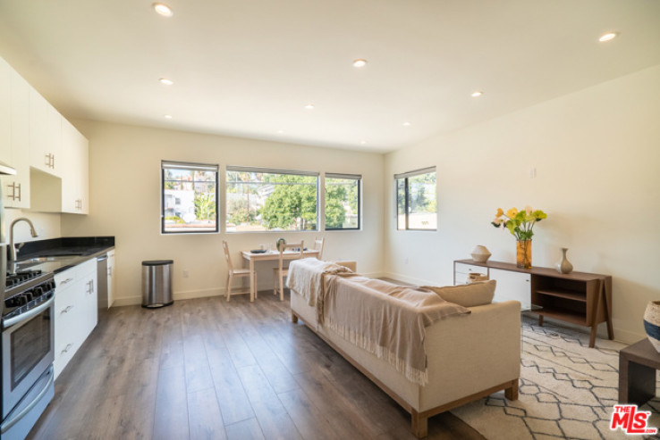 Residential Lease in Silver Lake