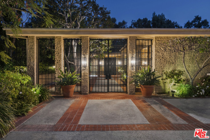 Residential Home in Beverly Hills