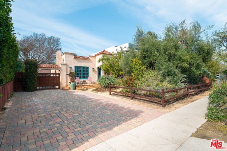 Residential Home in West Hollywood Vicinity