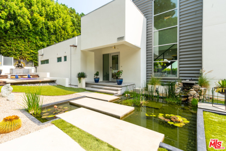 Residential Home in Sunset Strip - Hollywood Hills West