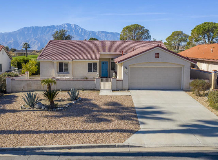 3 Bed Home to Rent in Desert Hot Springs, California