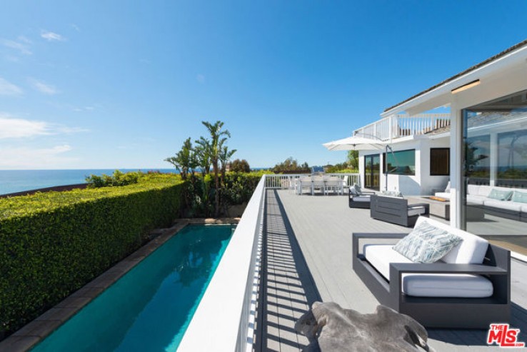 4 Bed Home to Rent in Malibu, California