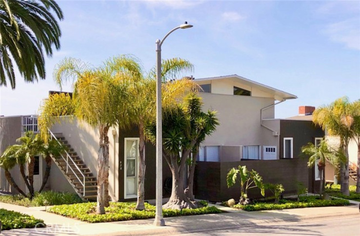 2 Bed Home to Rent in Corona del Mar, California