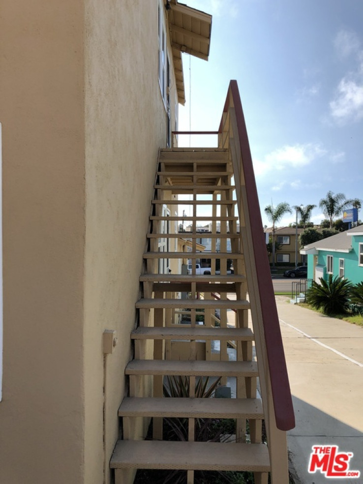 2 Bed Home to Rent in Redondo Beach, California