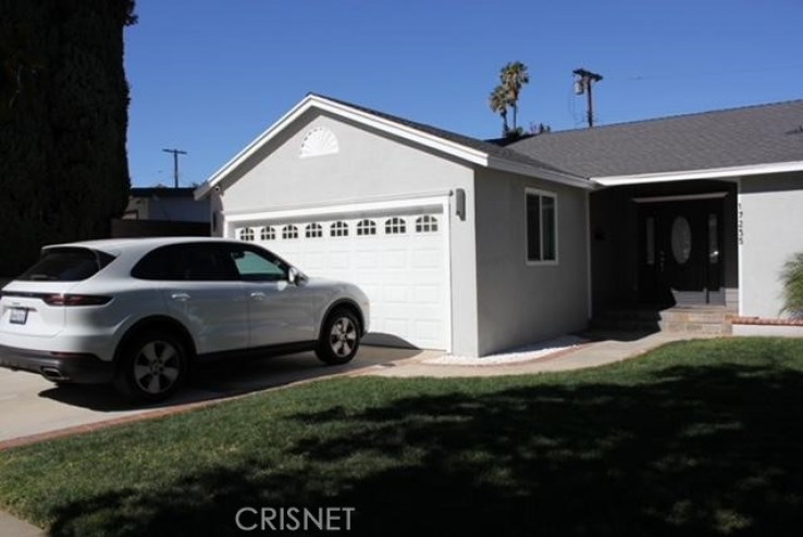 3 Bed Home to Rent in Encino, California