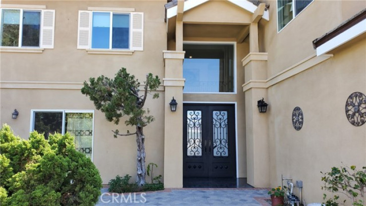 6 Bed Home to Rent in Irvine, California