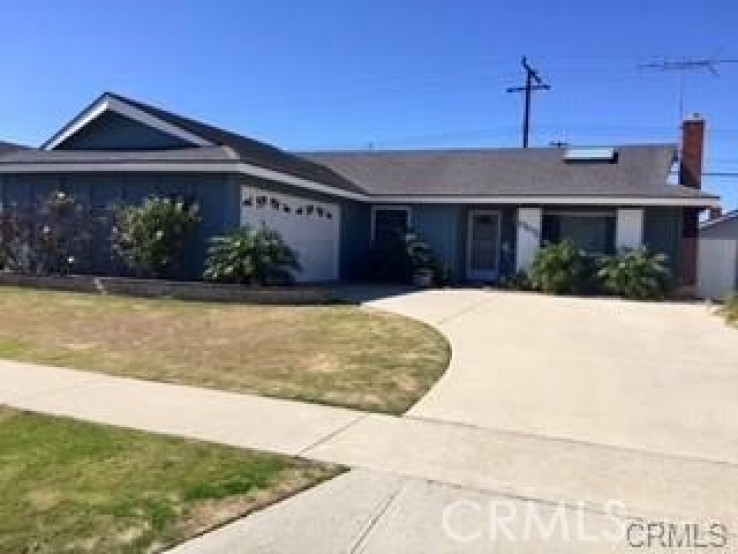 3 Bed Home to Rent in Huntington Beach, California