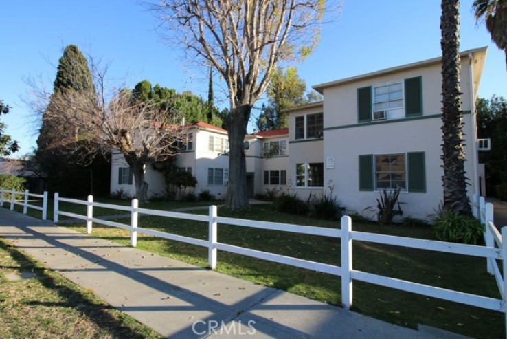 Residential Lease in Valley Village