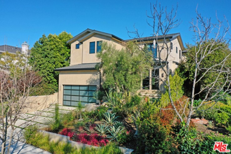 Residential Home in Cheviot Hills/Rancho Park