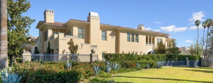 Residential Home in Pasadena (SW)