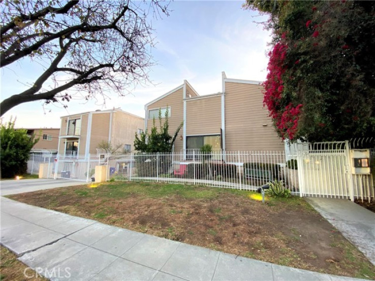 2 Bed Home to Rent in Culver City, California