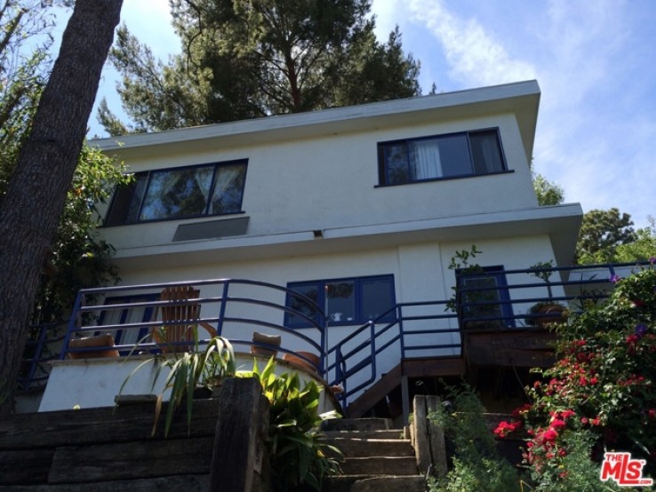 Residential Lease in Hollywood Hills East