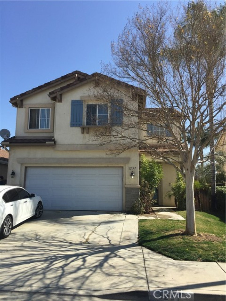 4 Bed Home to Rent in Perris, California