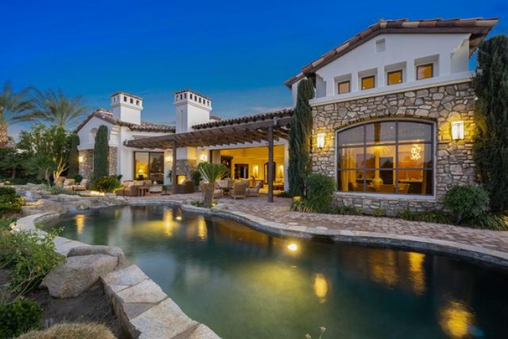 Residential Home in La Quinta South of HWY 111