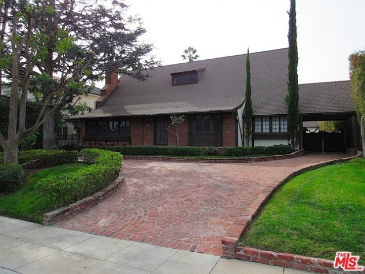 7 Bed Home to Rent in Beverly Hills, California