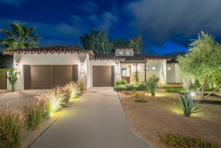 Residential Home in La Quinta South of HWY 111