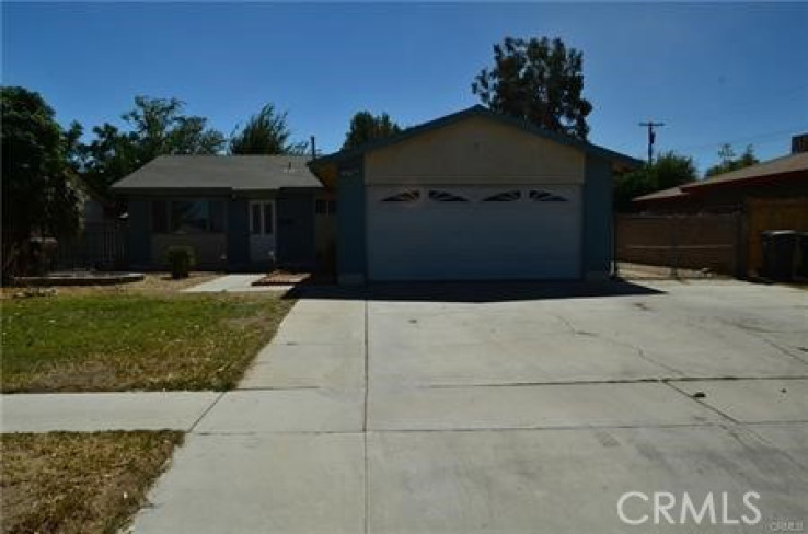 3 Bed Home to Rent in Lancaster, California