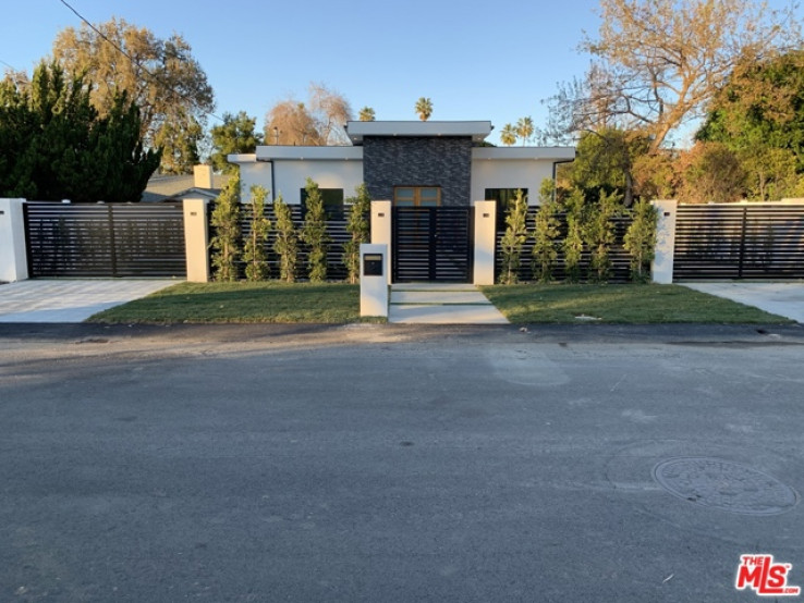 Residential Home in Woodland Hills