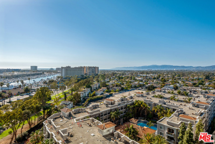 2 Bed Home to Rent in Marina del Rey, California