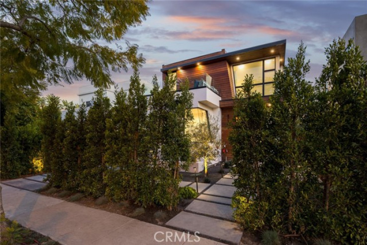 Residential Home in West Hollywood Vicinity