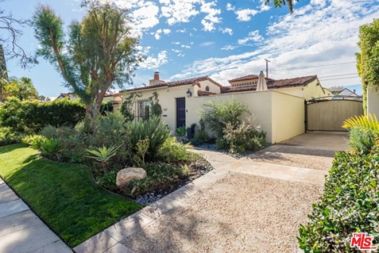 Residential Home in Beverly Hills