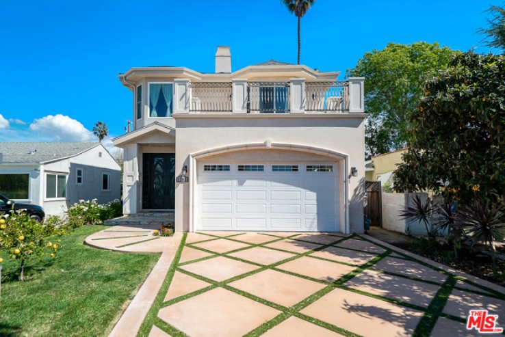 5 Bed Home for Sale in Los Angeles, California