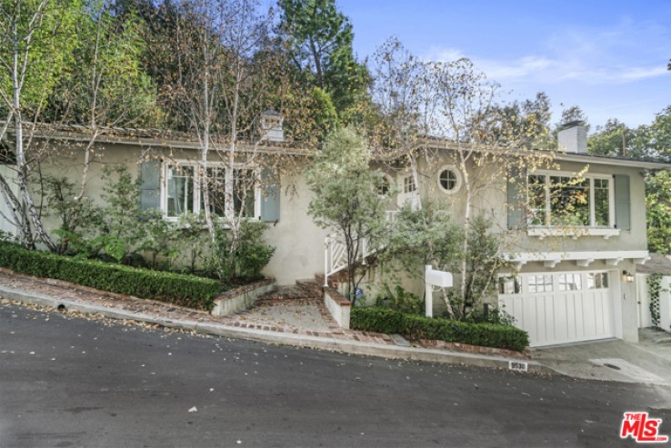 Residential Home in Beverly Hills Post Office