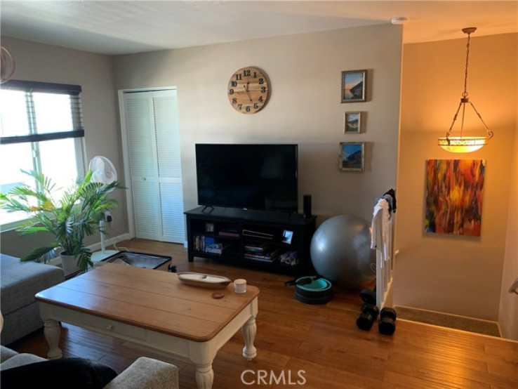 1 Bed Home to Rent in Corona del Mar, California