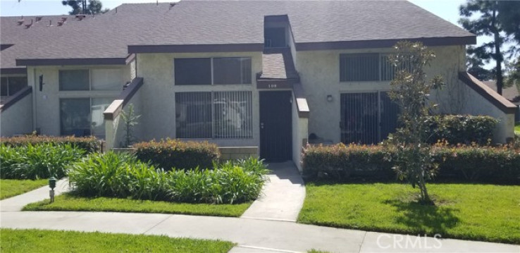 Residential Lease in Hawaiian Gardens