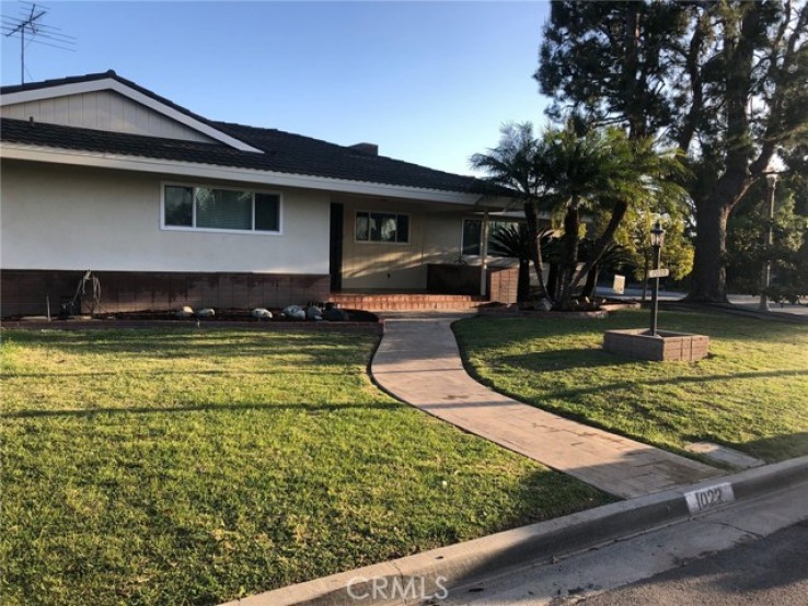 3 Bed Home to Rent in Anaheim, California