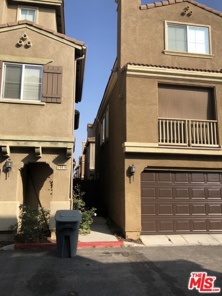 3 Bed Home to Rent in Gardena, California