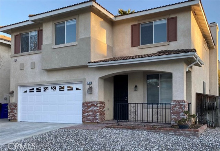 4 Bed Home to Rent in Fontana, California