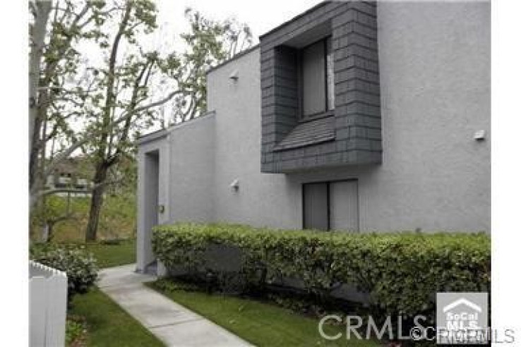 2 Bed Home to Rent in Anaheim Hills, California