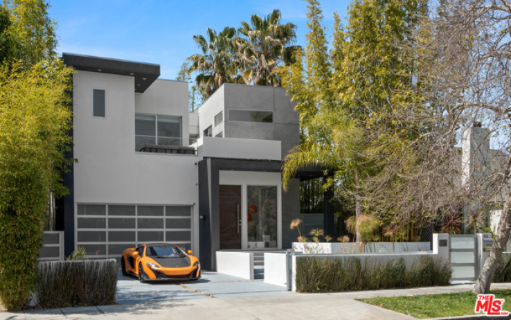 5 Bed Home for Sale in Los Angeles, California