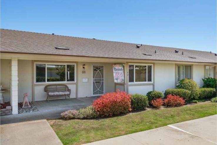 Residential Lease in Oxnard - Southwest / Port Huenem