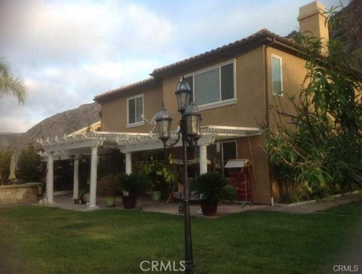 4 Bed Home to Rent in Azusa, California