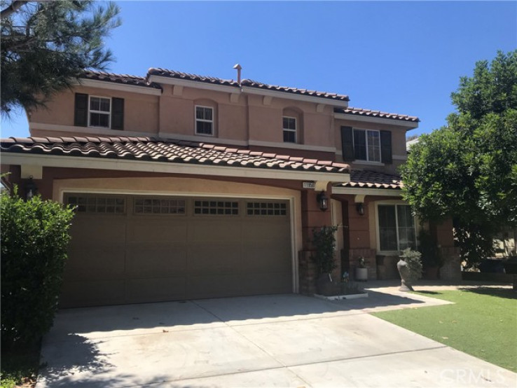 4 Bed Home to Rent in Fontana, California