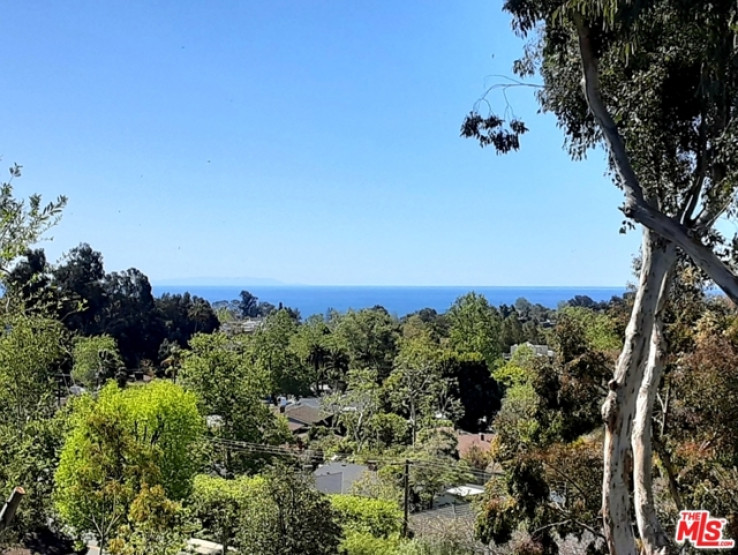 Residential Home in Pacific Palisades