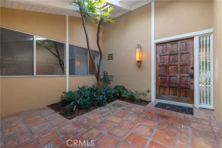 3 Bed Home to Rent in Newport Beach, California