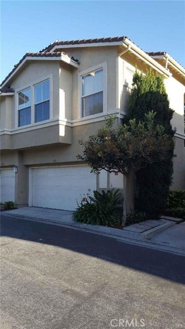 3 Bed Home to Rent in Irvine, California